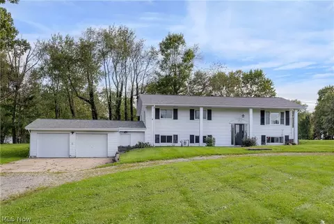 6410 Westmore St, Louisville, OH 44641