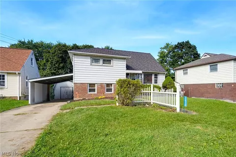 2630 Oakview St NW, Massillon, OH 44646