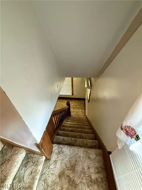 Entry Way - 853 W River Rd N, Elyria, OH 44035 photo 3 of 5