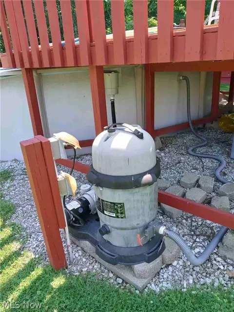 Exterior - 853 W River Rd N, Elyria, OH 44035 photo 6 of 7