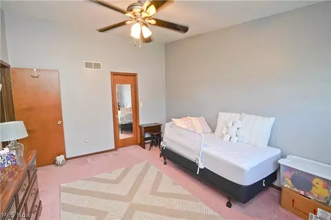 Bedroom - 618 Cathy Ann Dr, Boardman, OH 44512 photo 3 of 9