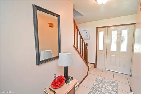 Entry Way - 618 Cathy Ann Dr, Boardman, OH 44512 photo 1 of 1