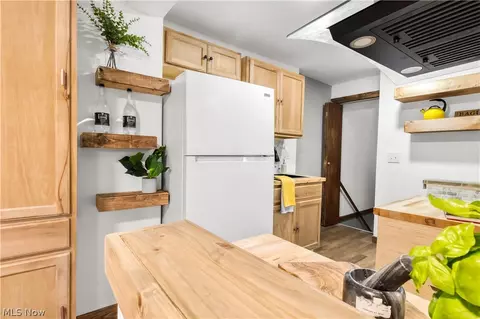 Kitchen - 1497 E 256th St, Euclid, OH 44132 photo 1 of 3