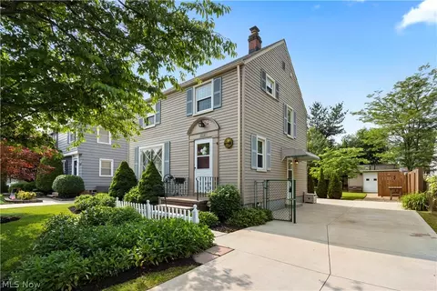 20953 Woodstock Ave, Fairview Park, OH 44126