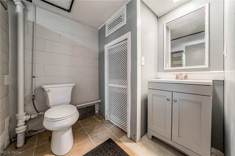 Bath - 2502 E 35th St, Lorain, OH 44055 photo 3 of 5