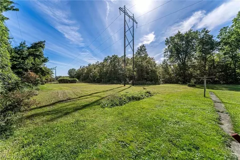 Exterior - 2502 E 35th St, Lorain, OH 44055 photo 3 of 3