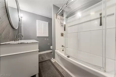 Bath - 2502 E 35th St, Lorain, OH 44055 photo 2 of 5