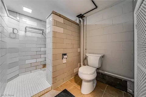 Bath - 2502 E 35th St, Lorain, OH 44055 photo 4 of 5