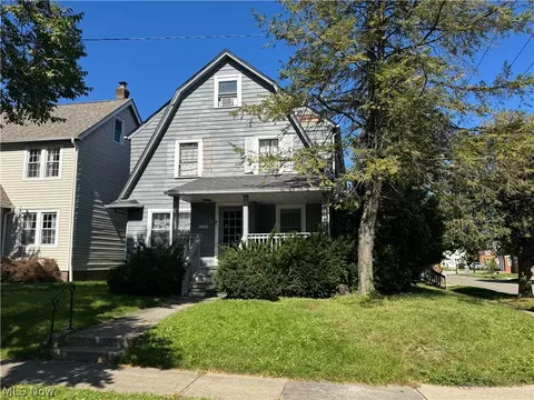 3633 Cedarbrook Rd, University Heights, OH 44118