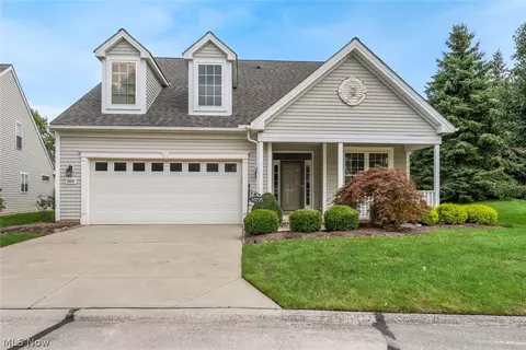 33278 Ambleside Dr, Avon Lake, OH 44012