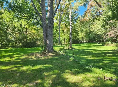 Exterior - 34357 White Rd, Willoughby Hills, OH 44092 photo 2 of 8