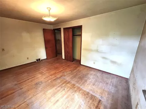 Bedroom - 34357 White Rd, Willoughby Hills, OH 44092 photo 1 of 6