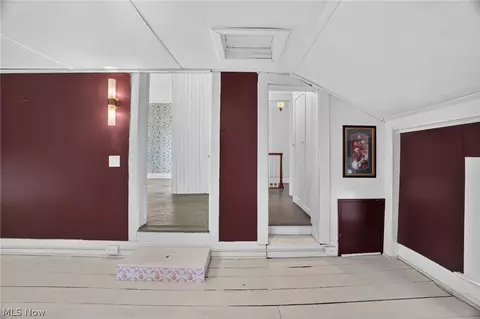 Entry Way - 1101 Walnut Blvd, Ashtabula, OH 44004 photo 7 of 7
