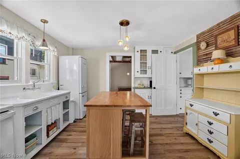 Kitchen - 1101 Walnut Blvd, Ashtabula, OH 44004 photo 4 of 4