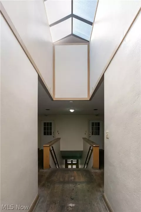 Entry Way - 105107 E 109 E Ohio Ave, Sebring, OH 44672 photo 5 of 5