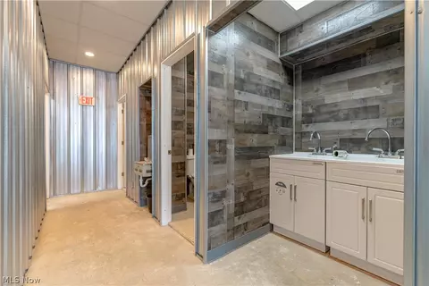 Entry Way - 105107 E 109 E Ohio Ave, Sebring, OH 44672 photo 1 of 5