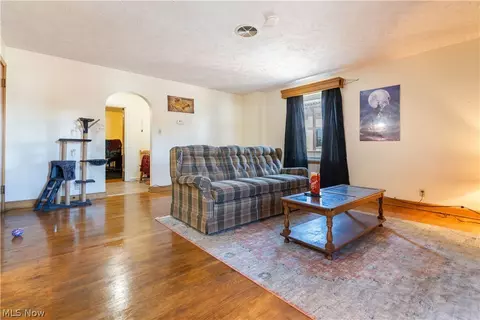 Living - 105107 E 109 E Ohio Ave, Sebring, OH 44672 photo 6 of 6