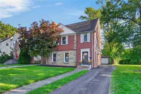 3582 Raymont Blvd, University Heights, OH 44118