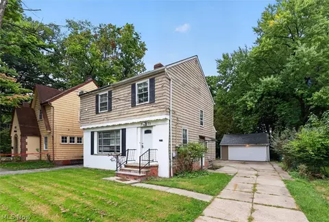 3971 Bluestone Rd, Cleveland Heights, OH 44121