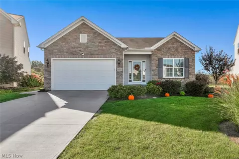 6517 Tree Top Pl, North Ridgeville, OH 44039