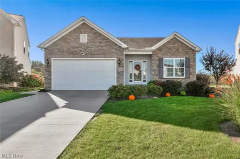6517 Tree Top Pl, North Ridgeville, OH 44039