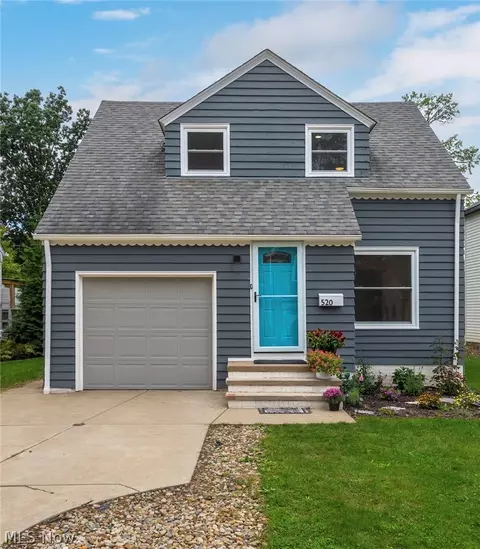 520 Kenilworth Rd, Bay Village, OH 44140