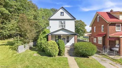 1568 Shehy St, Youngstown, OH 44506