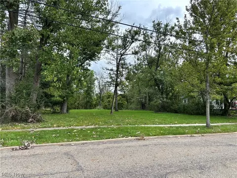 787 Archer Rd, Bedford, OH 44146