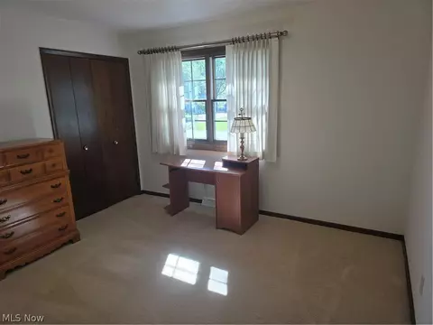 Bedroom - 187 Crestview Dr, Elyria, OH 44035 photo 4 of 8