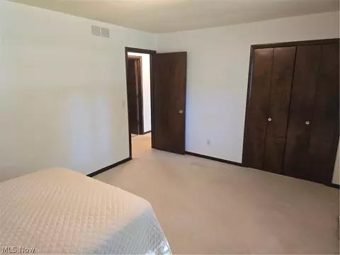 Bedroom - 187 Crestview Dr, Elyria, OH 44035 photo 7 of 8