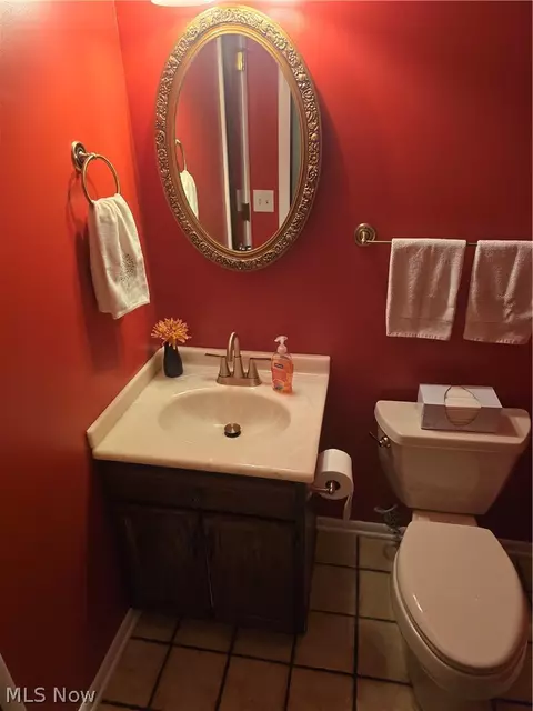 Bath - 187 Crestview Dr, Elyria, OH 44035 photo 1 of 5