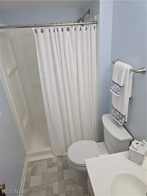 Bath - 187 Crestview Dr, Elyria, OH 44035 photo 2 of 5