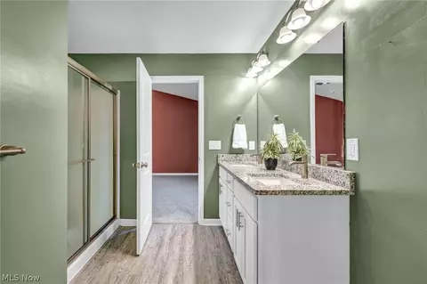 Entry Way - 159 Keywood Blvd, Lagrange, OH 44050 photo 6 of 6