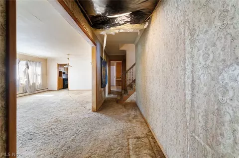 Entry Way - 730 S Myrtle Ave, Willard, OH 44890 photo 2 of 3