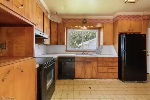 Kitchen - 730 S Myrtle Ave, Willard, OH 44890 photo 1 of 4