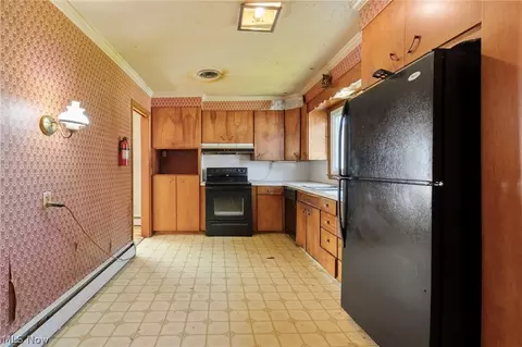 Kitchen - 730 S Myrtle Ave, Willard, OH 44890 photo 3 of 4