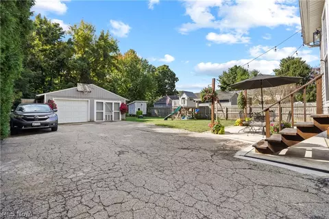 Exterior - 41825 Adelbert St, Elyria, OH 44035 photo 3 of 11