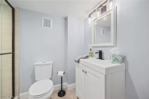 Bath - 41825 Adelbert St, Elyria, OH 44035 photo 3 of 4