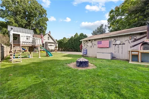 Exterior - 41825 Adelbert St, Elyria, OH 44035 photo 7 of 11