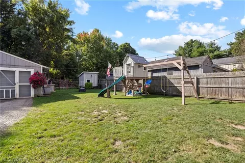Exterior - 41825 Adelbert St, Elyria, OH 44035 photo 6 of 11
