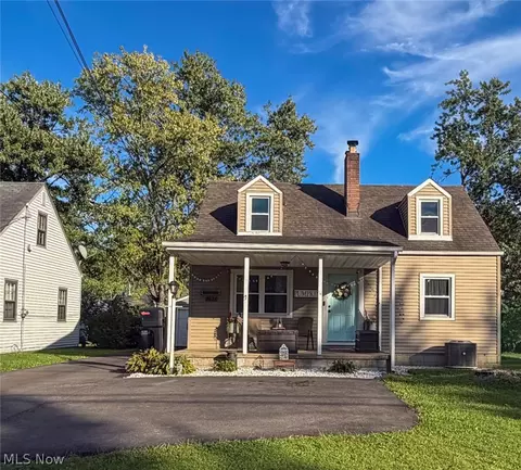 3931 Hopkins Rd, Youngstown, OH 44511