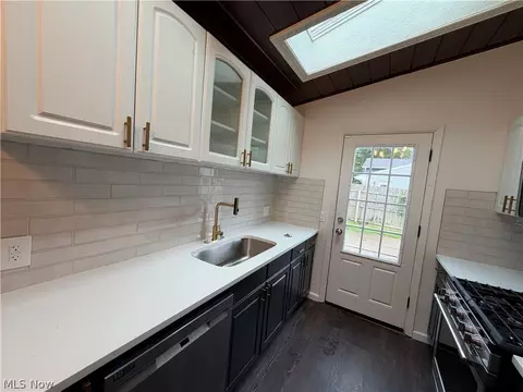 Kitchen - 793 Georgetown Ave, Elyria, OH 44035 photo 4 of 4