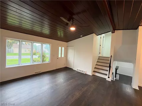 Living - 793 Georgetown Ave, Elyria, OH 44035 photo 6 of 14