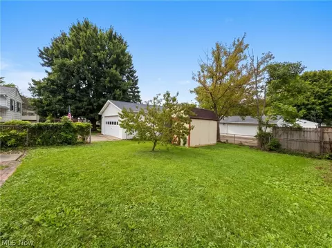 Exterior - 793 Georgetown Ave, Elyria, OH 44035 photo 5 of 9