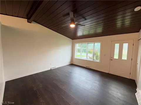 Living - 793 Georgetown Ave, Elyria, OH 44035 photo 2 of 14