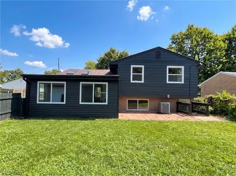 Exterior - 793 Georgetown Ave, Elyria, OH 44035 photo 2 of 9