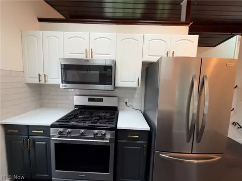 Kitchen - 793 Georgetown Ave, Elyria, OH 44035 photo 2 of 4