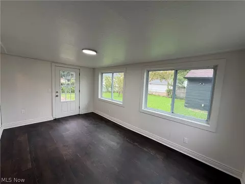 Living - 793 Georgetown Ave, Elyria, OH 44035 photo 8 of 14
