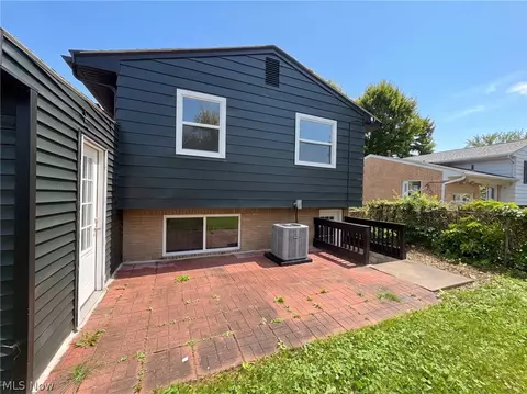 Exterior - 793 Georgetown Ave, Elyria, OH 44035 photo 3 of 9