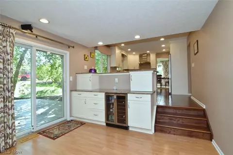 Kitchen - 37216 Deer Run, Solon, OH 44139 photo 5 of 5